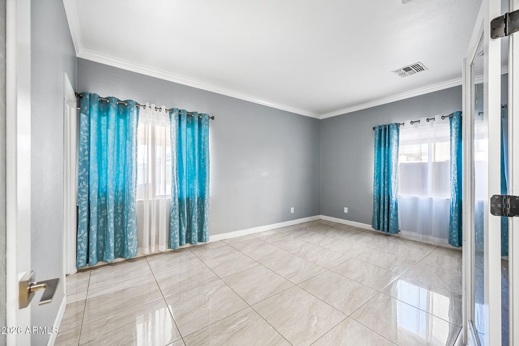 Image 16 of property listing at 806 S 118TH Lane, Avondale, AZ 85323