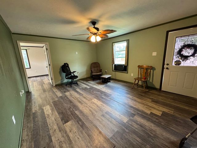 487 S Garfield Avenue, Piggott, AR 72454