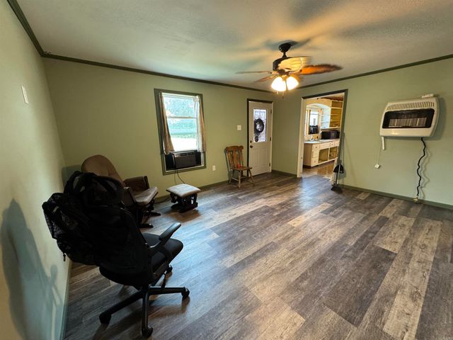 487 S Garfield Avenue, Piggott, AR 72454