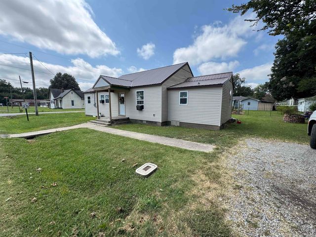 487 S Garfield Avenue, Piggott, AR 72454