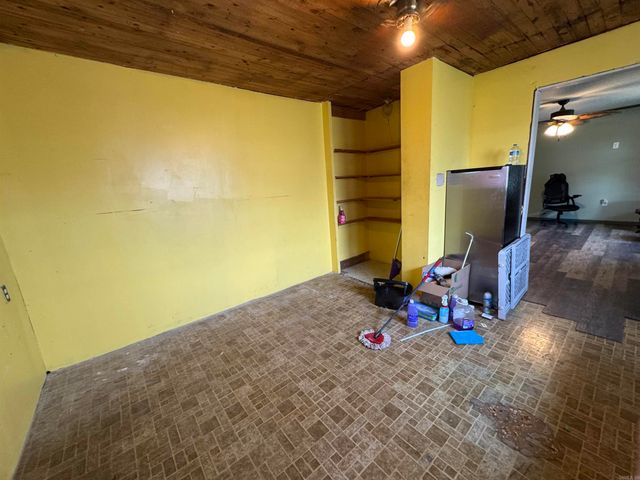 487 S Garfield Avenue, Piggott, AR 72454