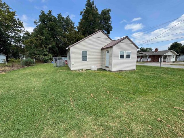 487 S Garfield Avenue, Piggott, AR 72454