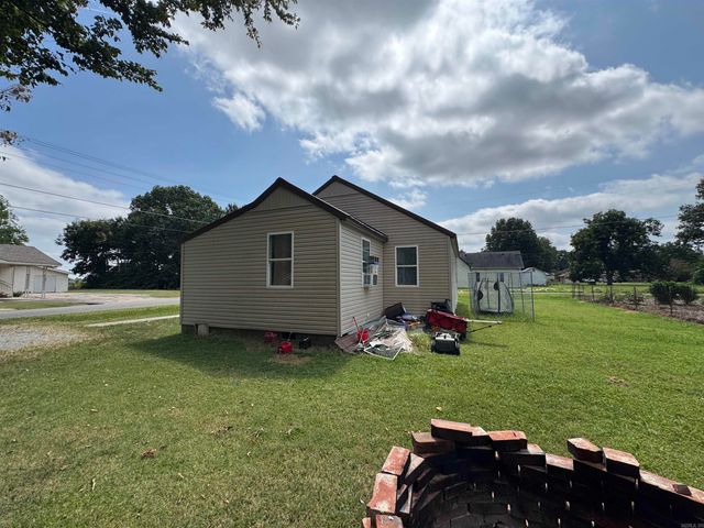 487 S Garfield Avenue, Piggott, AR 72454