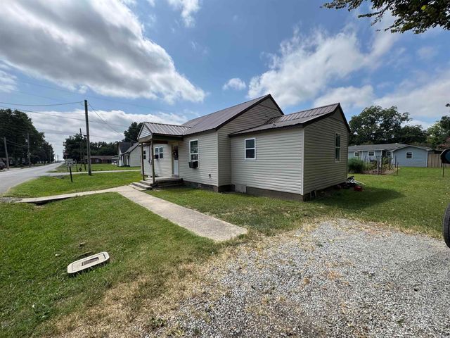 487 S Garfield Avenue, Piggott, AR 72454