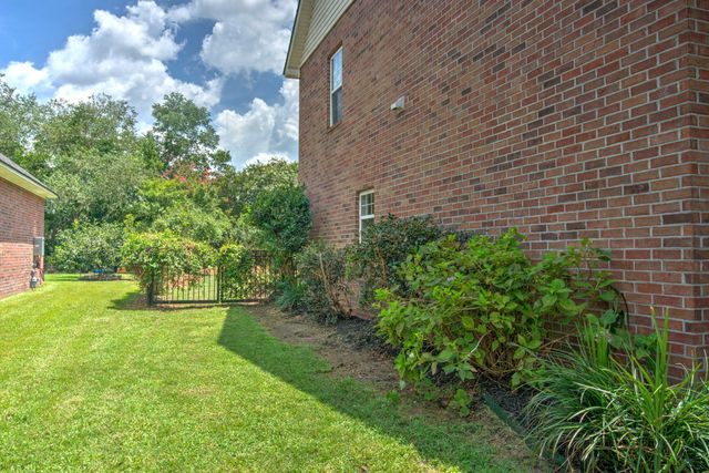 8752 Evangeline Drive, North Charleston, SC 29420