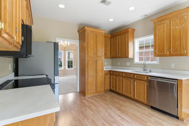 8752 Evangeline Drive, North Charleston, SC 29420