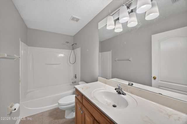 635 WAKEVIEW Drive, Orange Park, FL 32003