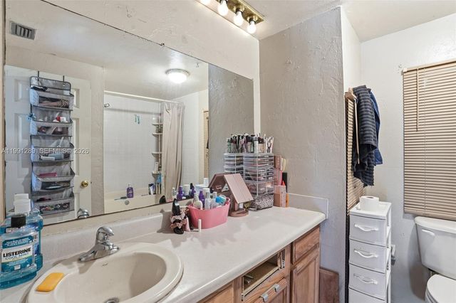 868 avalon ave, La Belle, FL 33935