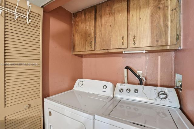 868 avalon ave, La Belle, FL 33935