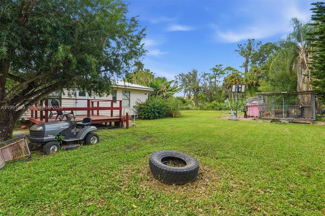 868 avalon ave, La Belle, FL 33935