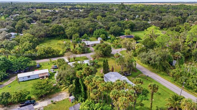 868 avalon ave, La Belle, FL 33935