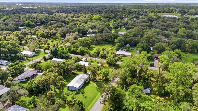 868 avalon ave, La Belle, FL 33935