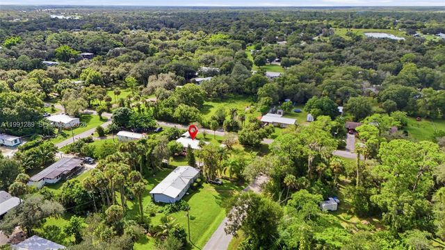 868 avalon ave, La Belle, FL 33935