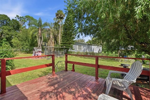 868 avalon ave, La Belle, FL 33935