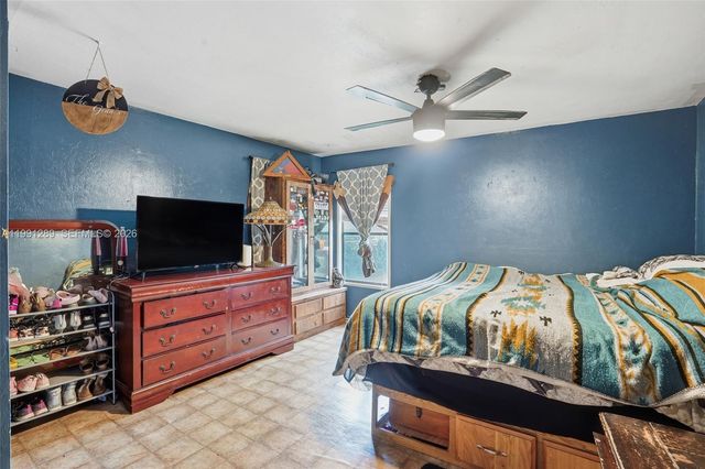 868 avalon ave, La Belle, FL 33935