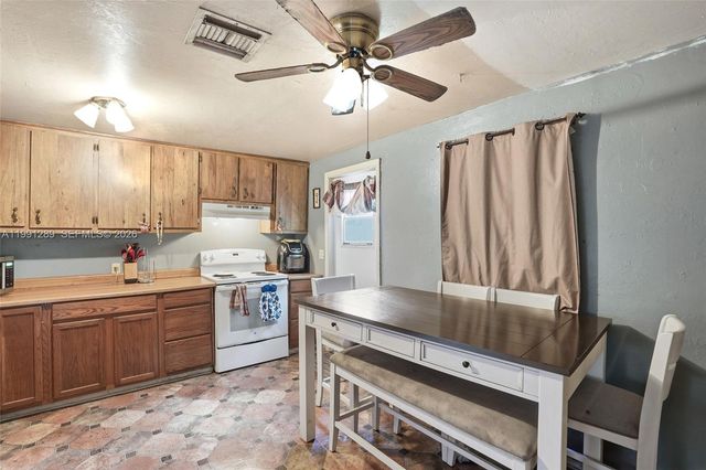 868 avalon ave, La Belle, FL 33935