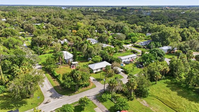 868 avalon ave, La Belle, FL 33935