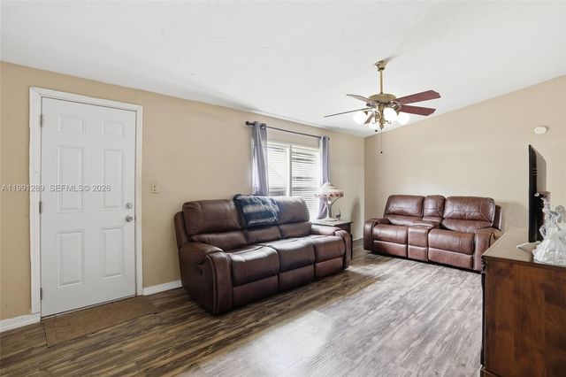 868 avalon ave, La Belle, FL 33935