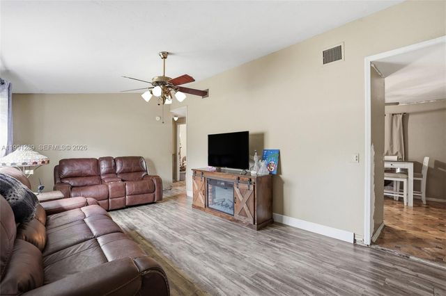 868 avalon ave, La Belle, FL 33935