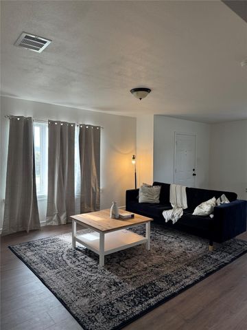 5607 Collins Road, Houston, TX 77016