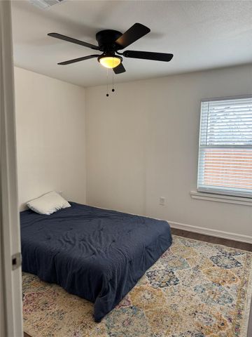 5607 Collins Road, Houston, TX 77016