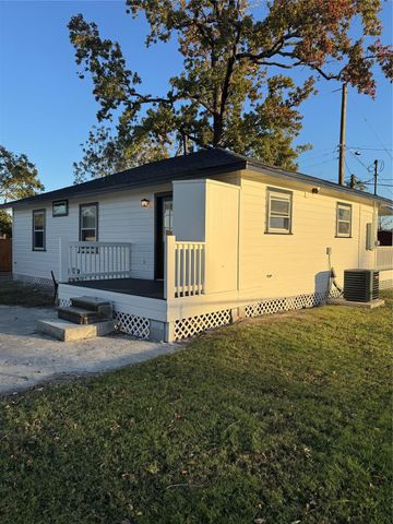 5607 Collins Road, Houston, TX 77016