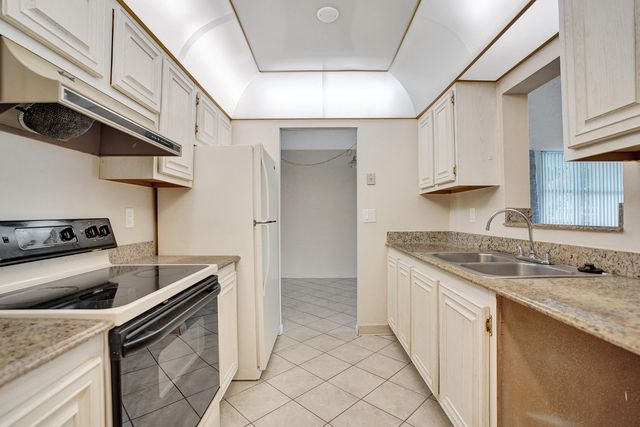 1009 N Ocean Boulevard 112, Pompano Beach, FL 33062