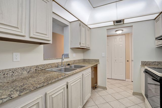 1009 N Ocean Boulevard 112, Pompano Beach, FL 33062