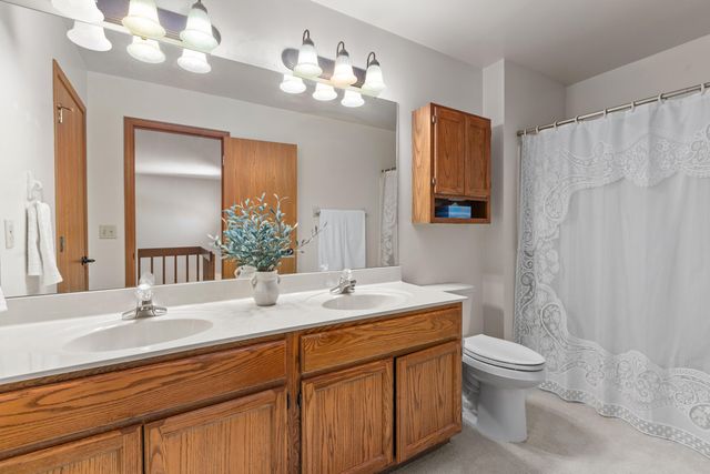 633 W 94th Court, Crown Point, IN 46307