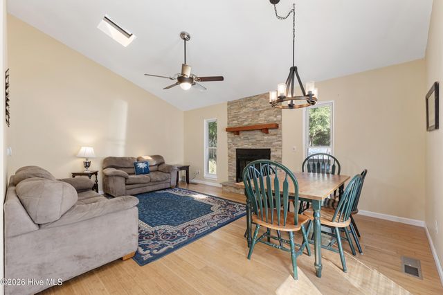 327 Green Meadows Drive, Wilmington, NC 28405