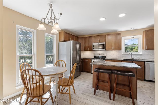 327 Green Meadows Drive, Wilmington, NC 28405