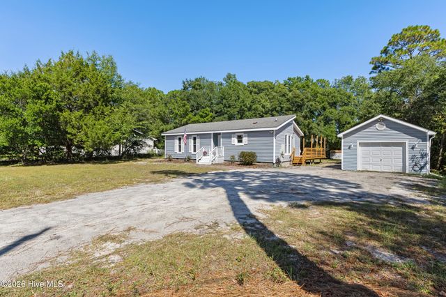 327 Green Meadows Drive, Wilmington, NC 28405
