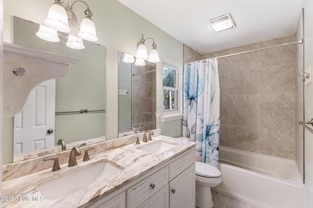 327 Green Meadows Drive, Wilmington, NC 28405