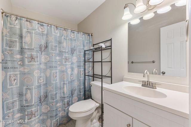 327 Green Meadows Drive, Wilmington, NC 28405