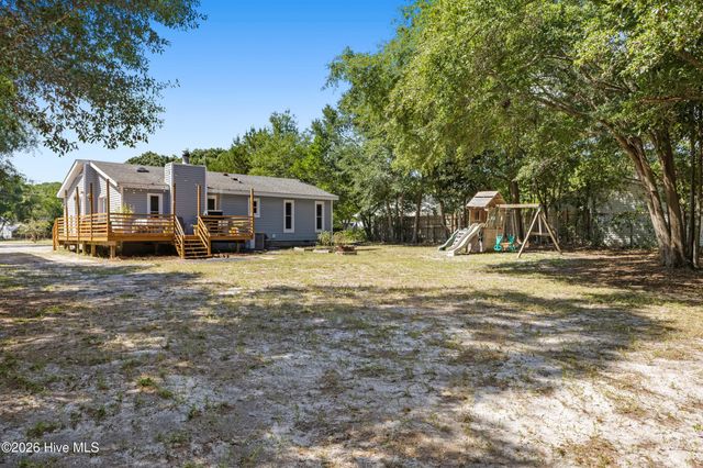 327 Green Meadows Drive, Wilmington, NC 28405