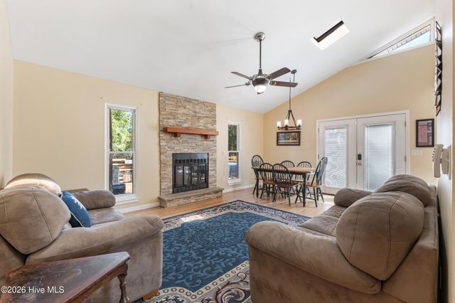 327 Green Meadows Drive, Wilmington, NC 28405