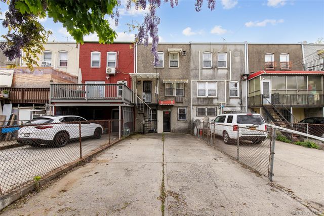 15335 60th Avenue, Flushing, NY 11355