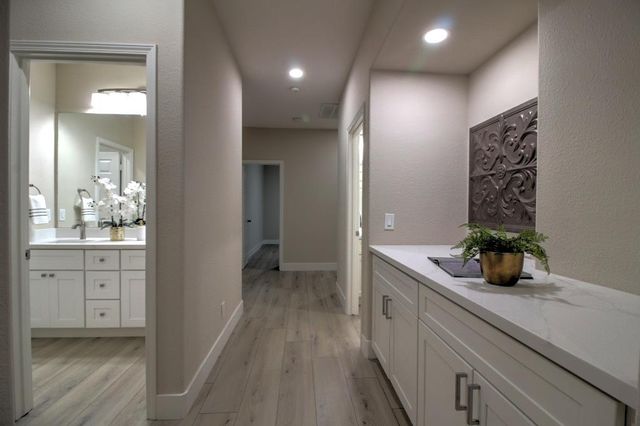 4405 Crown Valley Way, Modesto, CA 95356