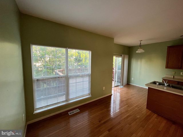 13345 MISTY DAWN DR, Herndon, VA 20171