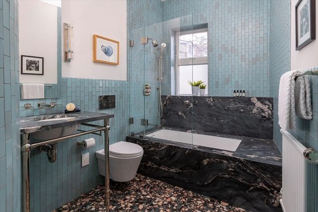 95 Mason Terrace 6, Brookline, MA 02446