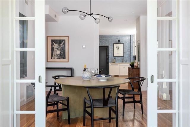 95 Mason Terrace 6, Brookline, MA 02446