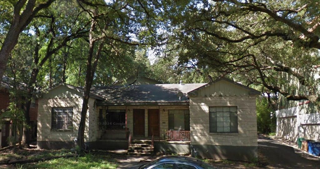 915 Keith LN 101, Austin, TX 78705