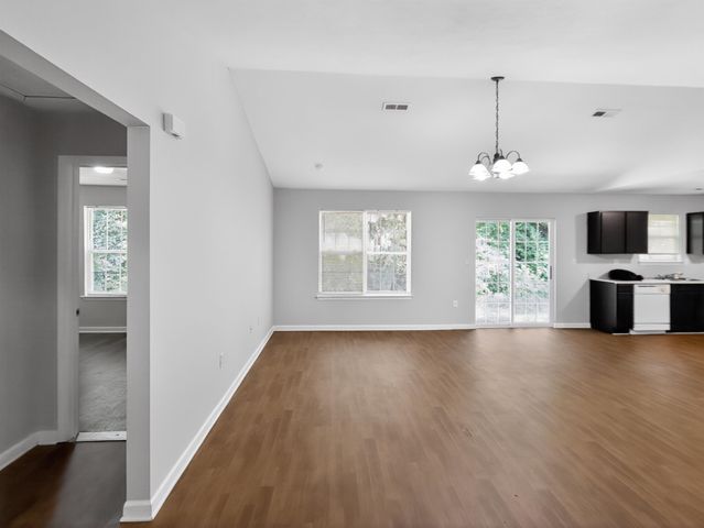 1880 Tamara Way, Spartanburg, SC 29301