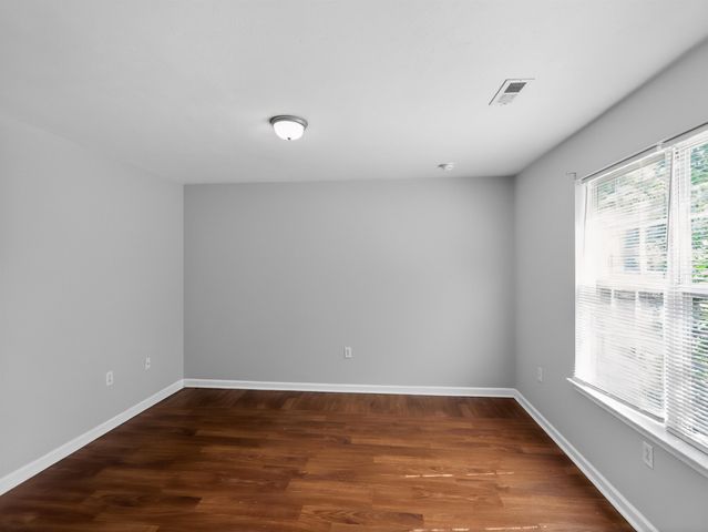 1880 Tamara Way, Spartanburg, SC 29301