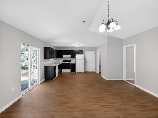 1880 Tamara Way, Spartanburg, SC 29301