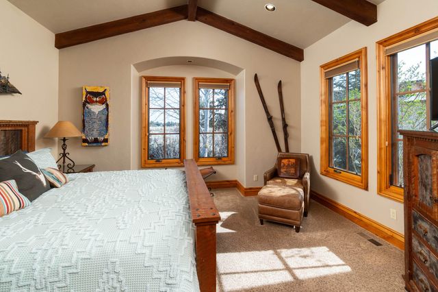 23098 Watercourse Way, Bend, OR 97701