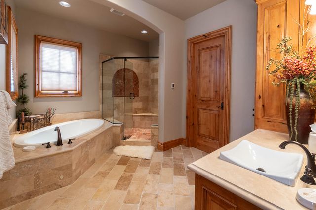 23098 Watercourse Way, Bend, OR 97701