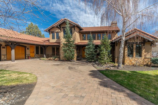 23098 Watercourse Way, Bend, OR 97701