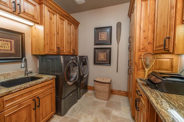 23098 Watercourse Way, Bend, OR 97701