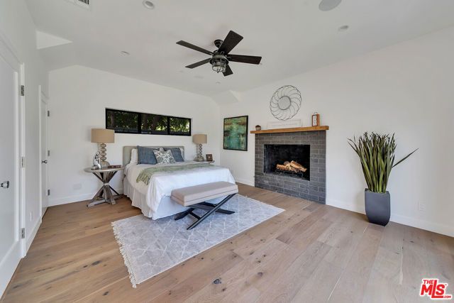 2415 Cloverfield Boulevard A, Santa Monica, CA 90405